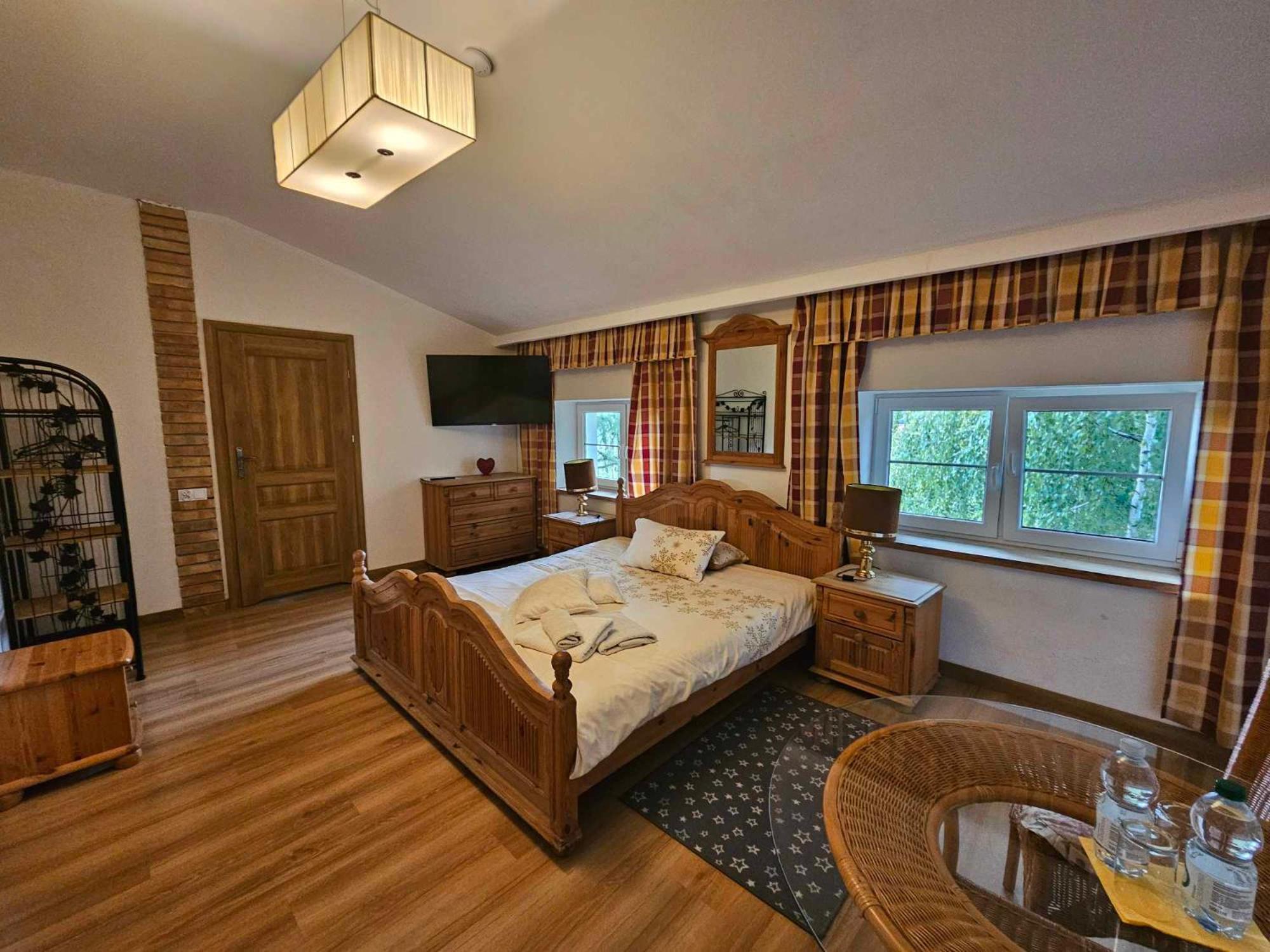 Hotel Villa Hubertus Кутно Екстериор снимка