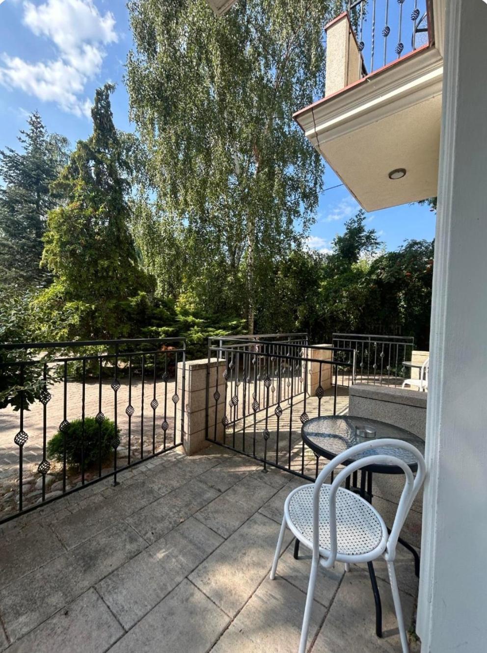 Hotel Villa Hubertus Кутно Екстериор снимка