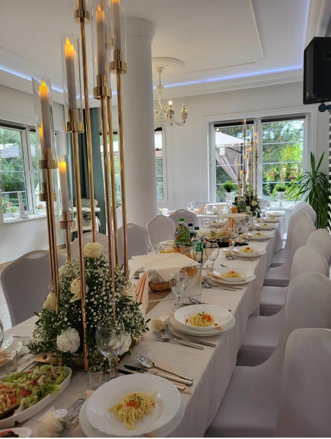 Hotel Villa Hubertus Кутно Екстериор снимка