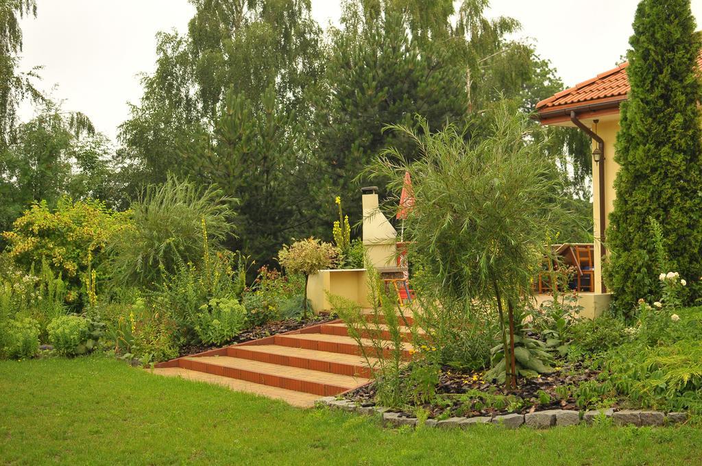 Hotel Villa Hubertus Кутно Екстериор снимка