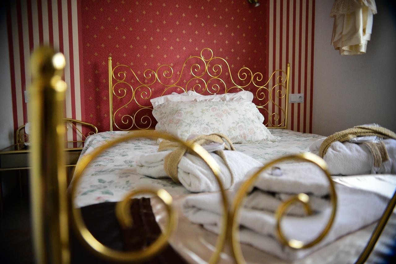 Hotel Villa Hubertus Кутно Екстериор снимка